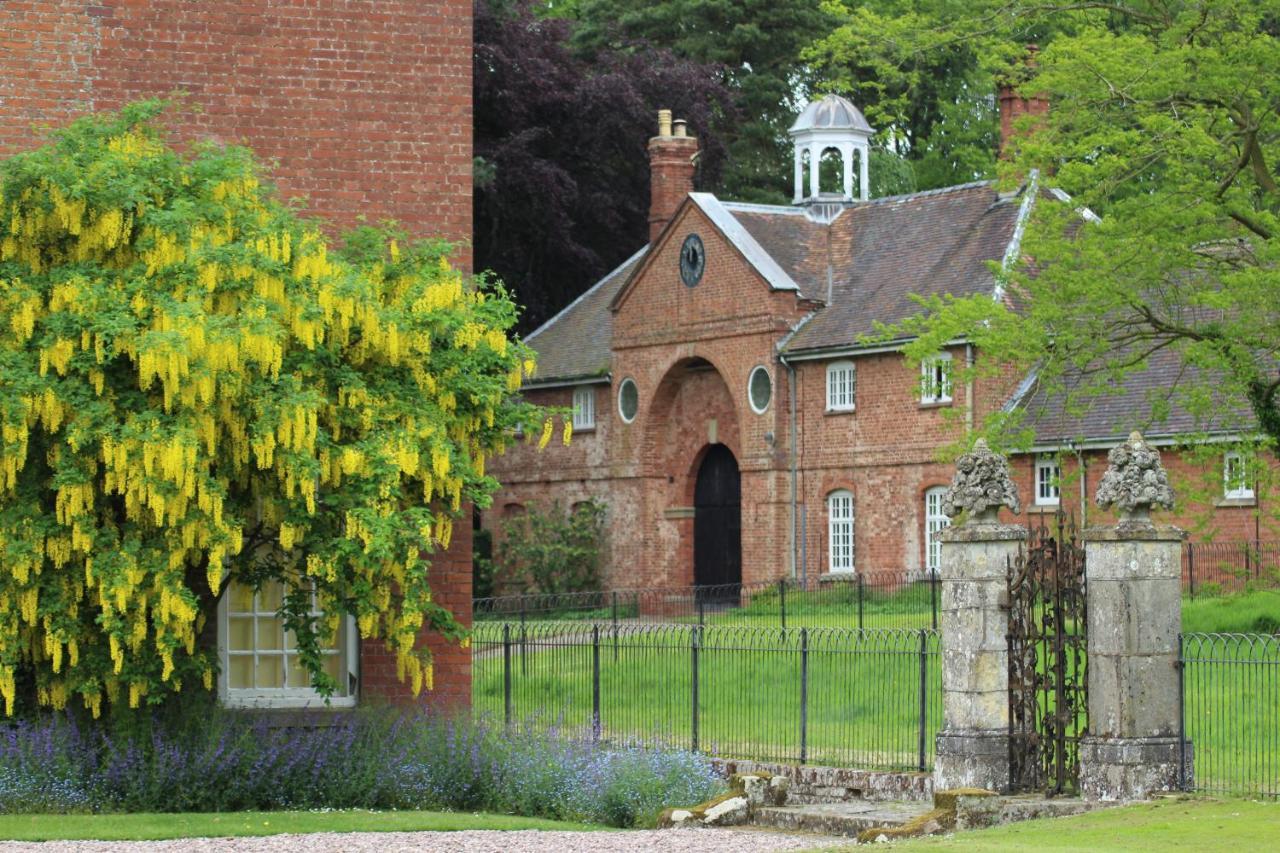 Henley Hall, 러들로 외부 사진